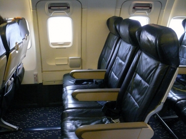 alaska-airlines-boeing-737-400-cabin-2010_14488