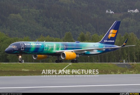 Icelandair Boeing B757-200