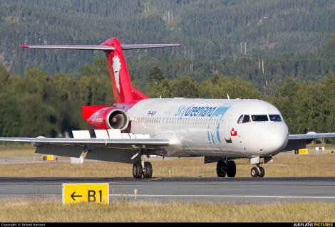 Denim Air  / SkyGreenland Fokker F100