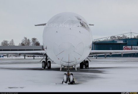 Khors Aircompany McDonnell Douglas MD83